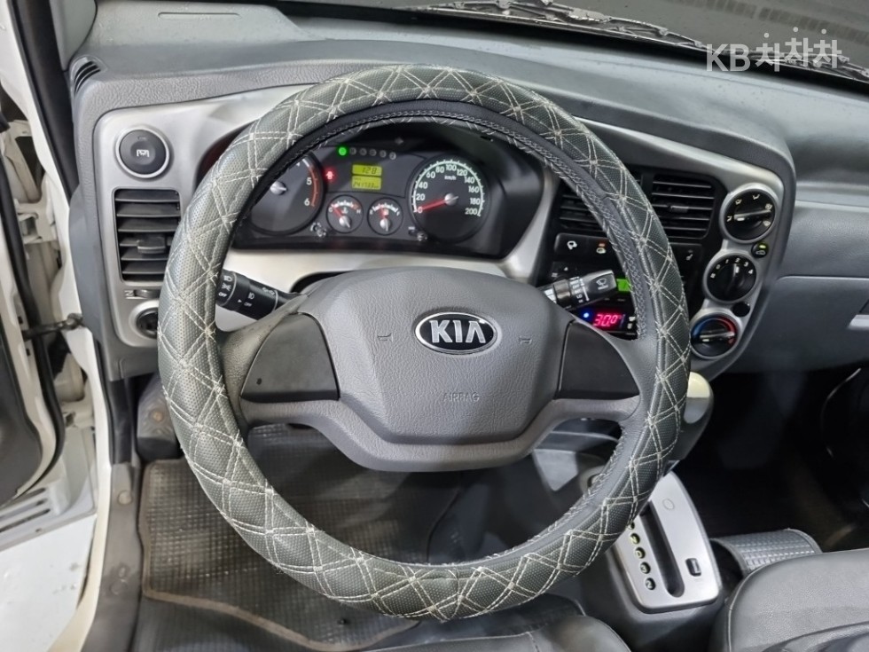 2016 - kia bongo iii