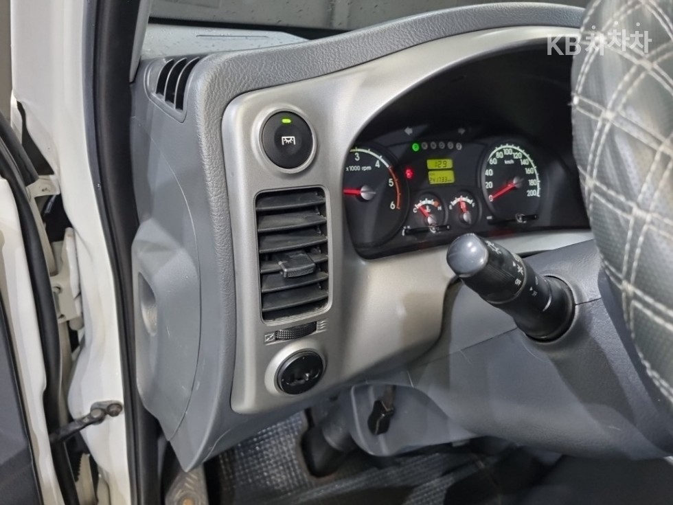 2016 - kia bongo iii