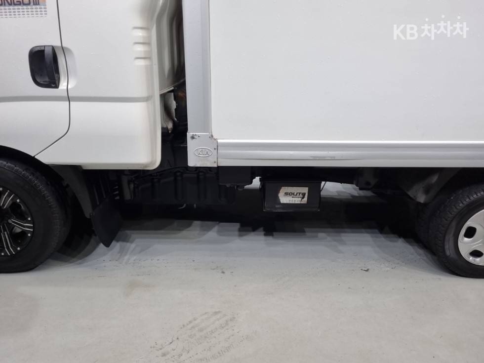 2016 - kia bongo iii