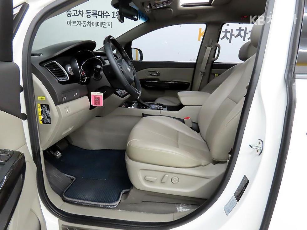 2017 - kia carnival