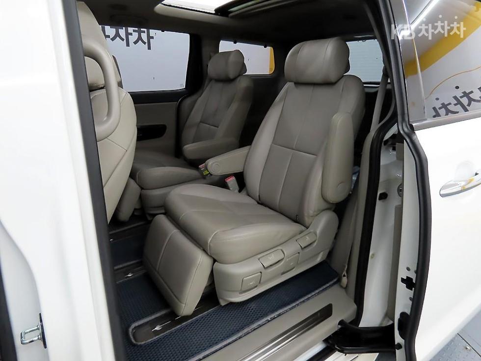 2017 - kia carnival