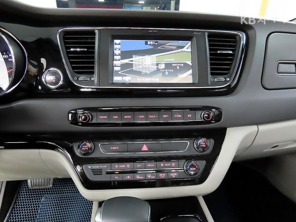 2017 - kia carnival