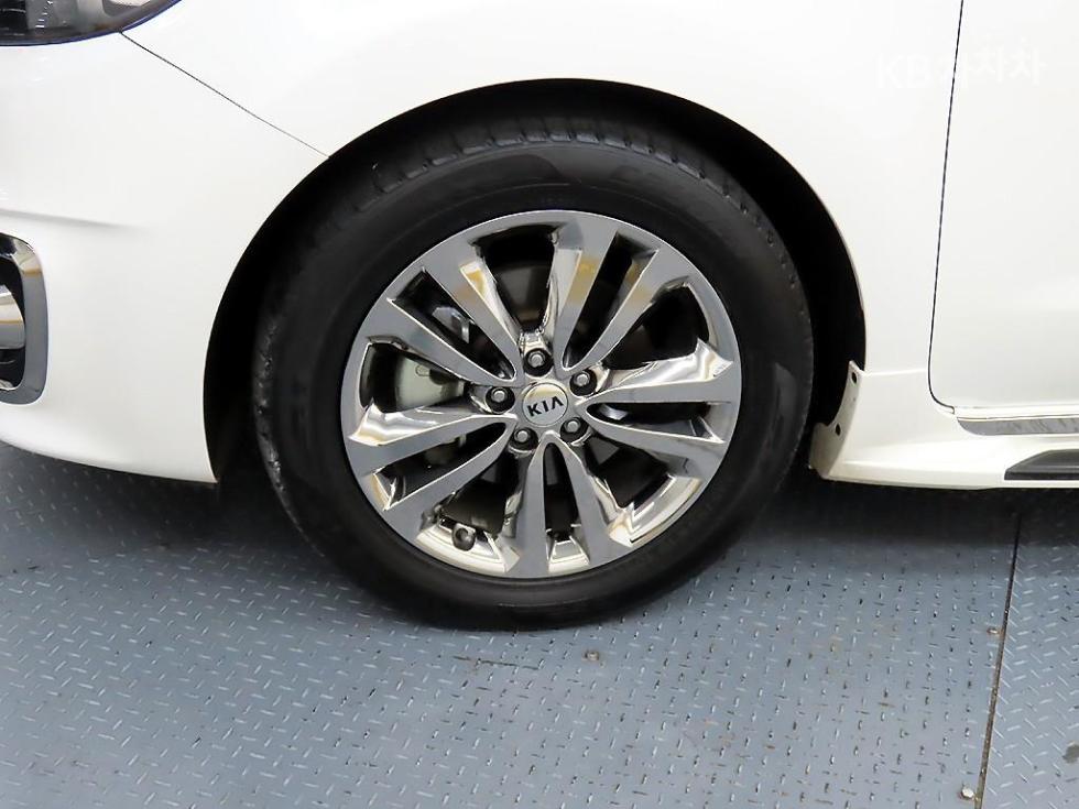 2017 - kia carnival