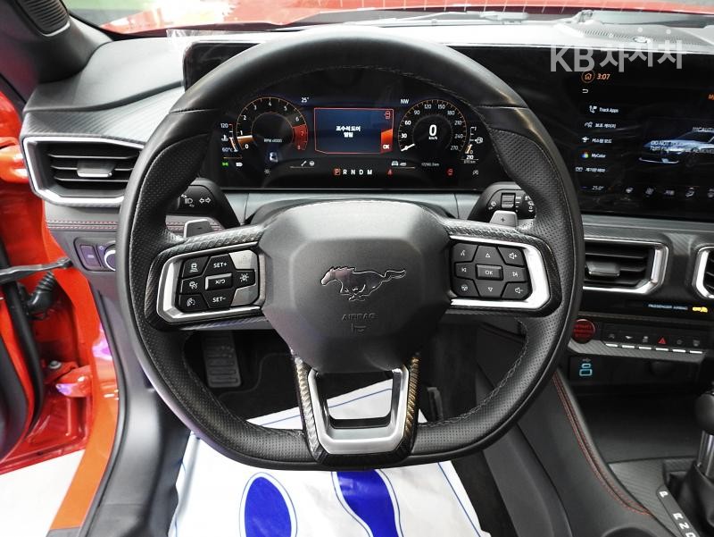 2025 - ford mustang