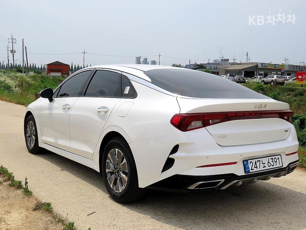 2023 - kia k5