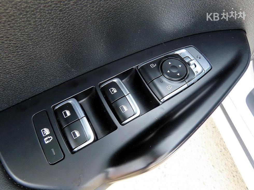 2023 - kia k5