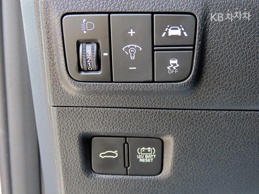 2023 - kia k5