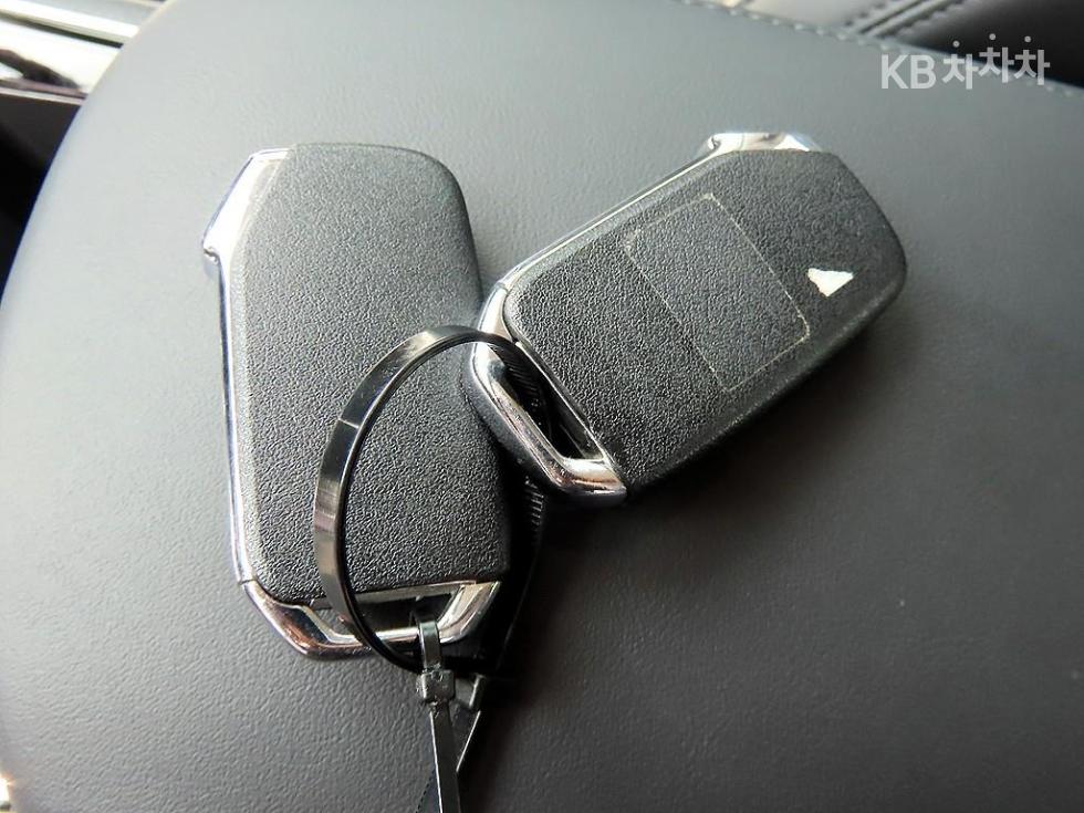 2023 - kia k5