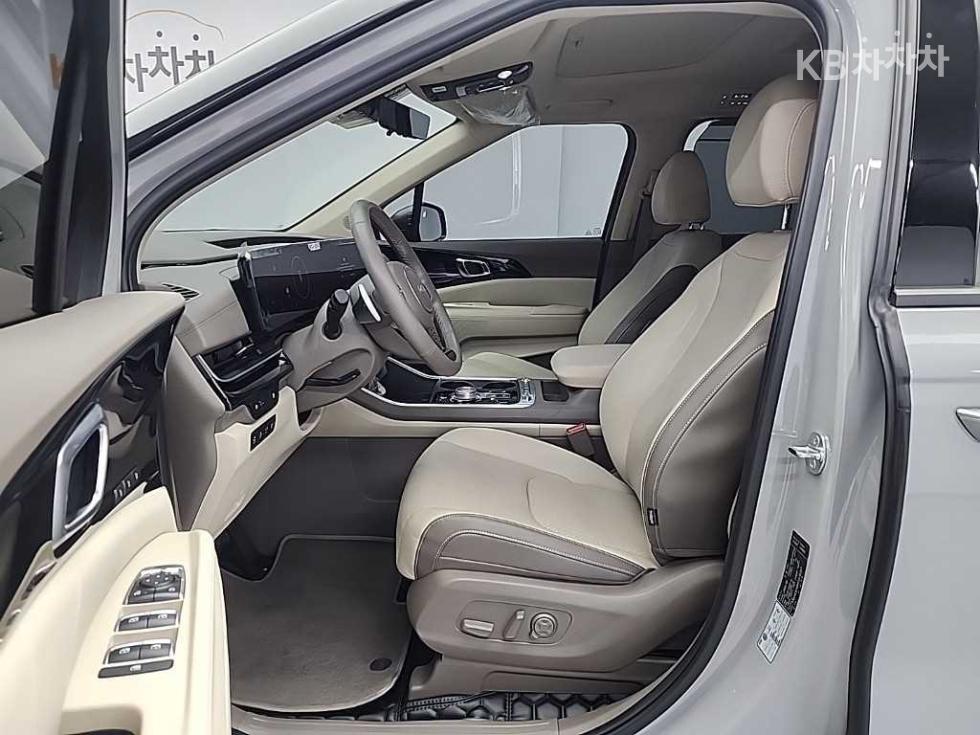 2025 - kia carnival