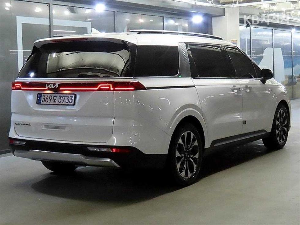 2021 - kia carnival