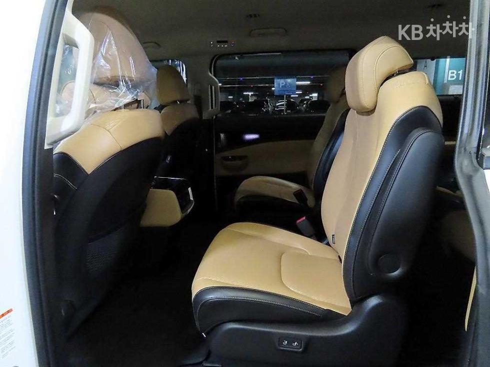 2021 - kia carnival