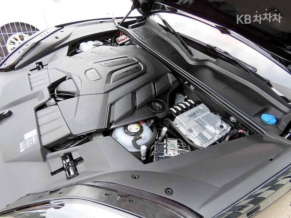 Porsche Cayenne — miniaturë 19