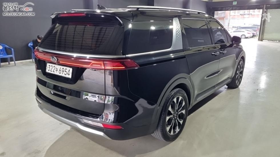 2021 - kia carnival