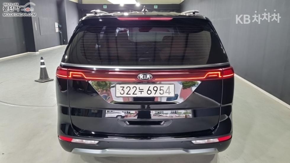 2021 - kia carnival
