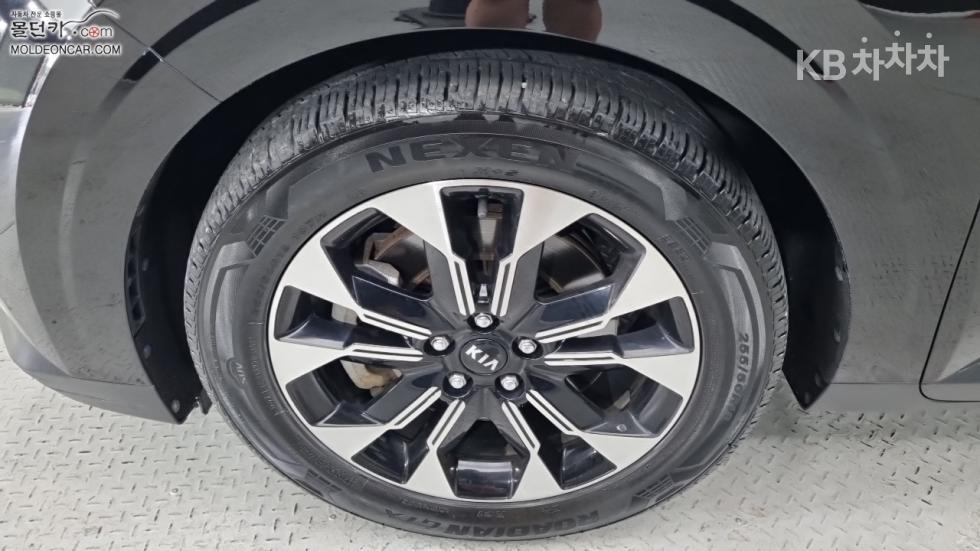 2021 - kia carnival