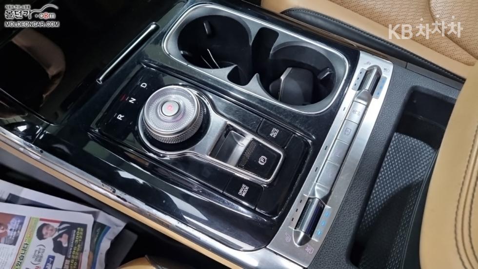 2021 - kia carnival
