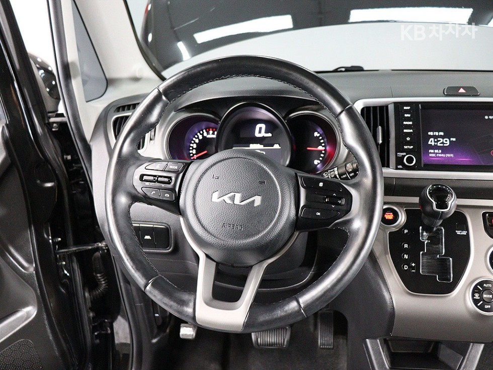 2022 - kia ray