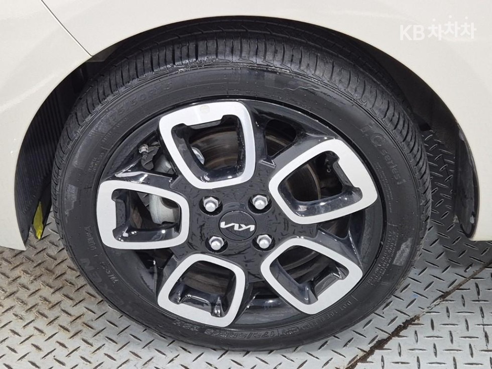2022 - kia ray