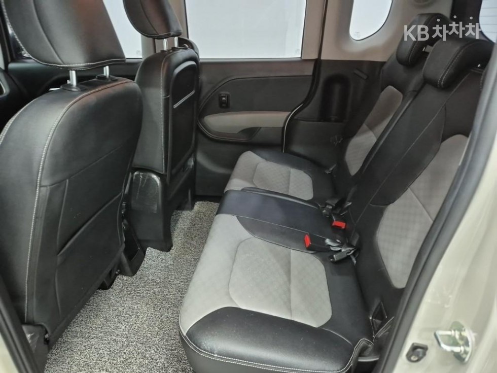 2022 - kia ray