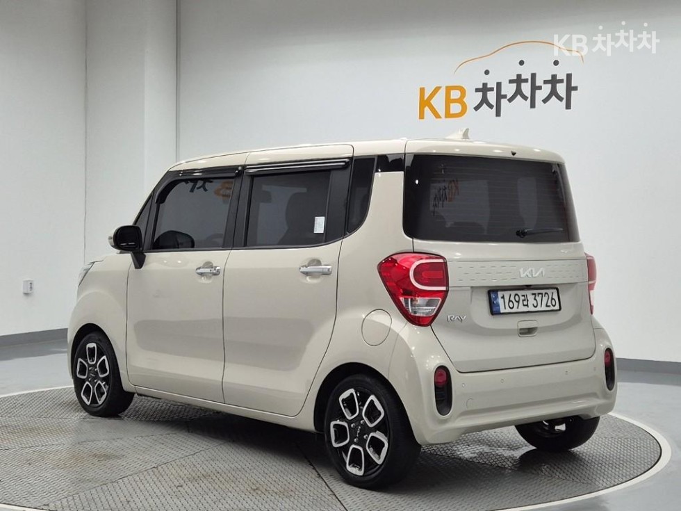 2022 - kia ray
