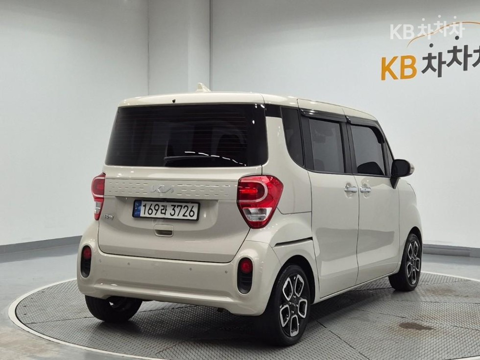 2022 - kia ray