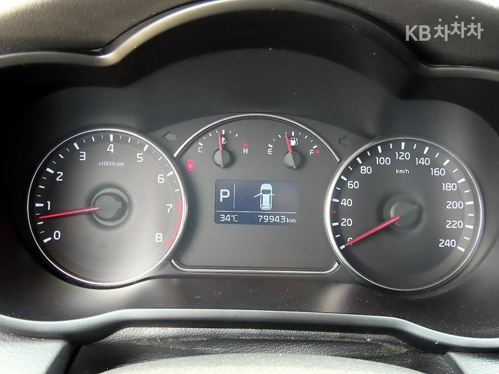 Kia Carens — miniaturë 8