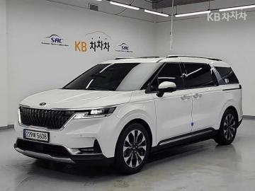 Kia Carnival 7-Seater Signature — foto 1