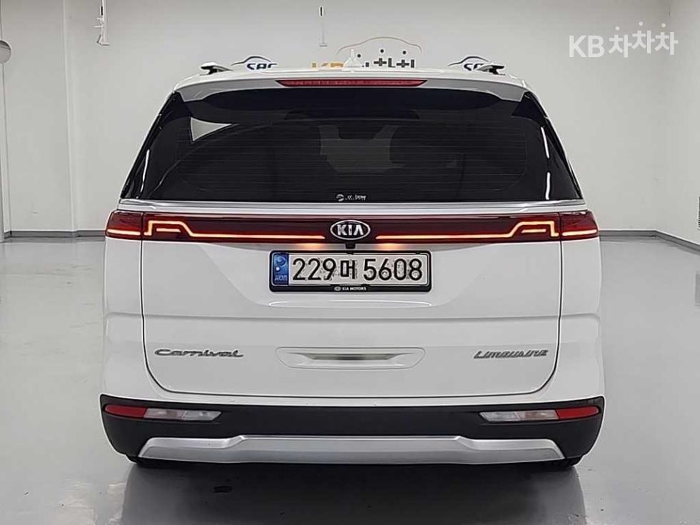 Kia Carnival — miniaturë 3