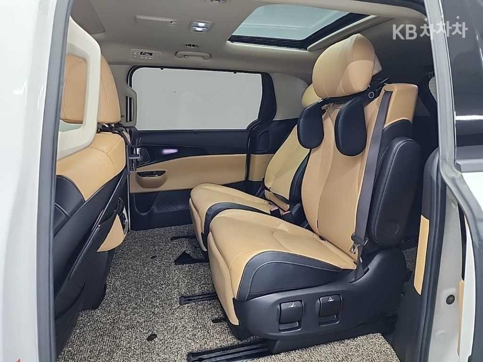 Kia Carnival — miniaturë 12
