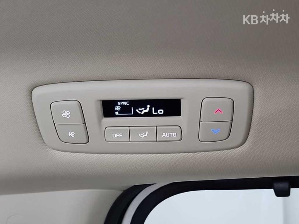 Kia Carnival — miniaturë 14