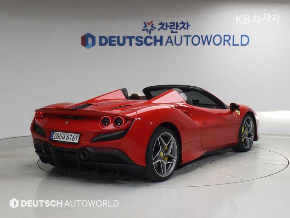 Ferrari F8 Tributo — miniaturë 2