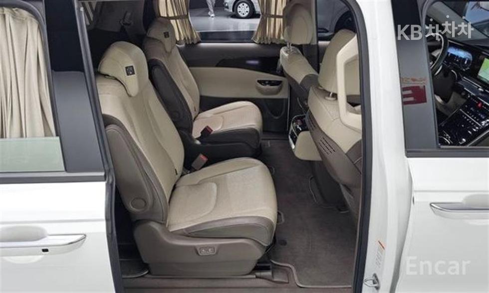 2023 - kia carnival