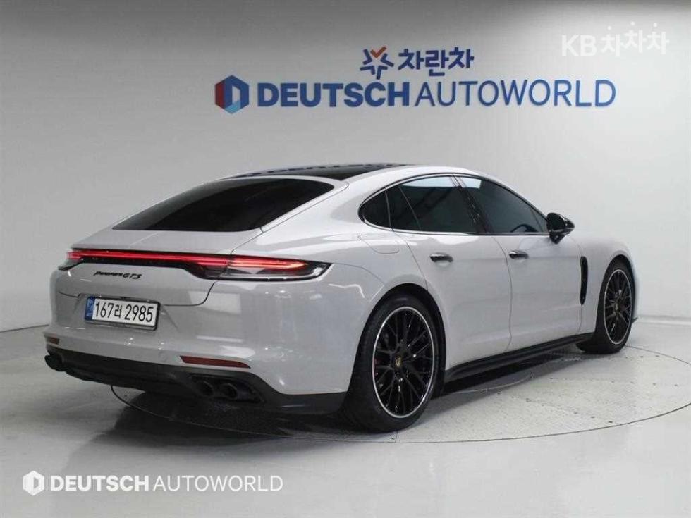 2021 Porsche (971) photo