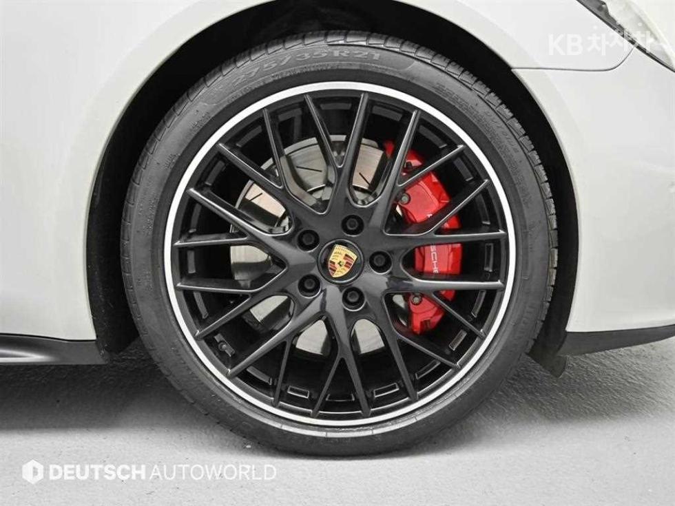 2021 Porsche (971) photo