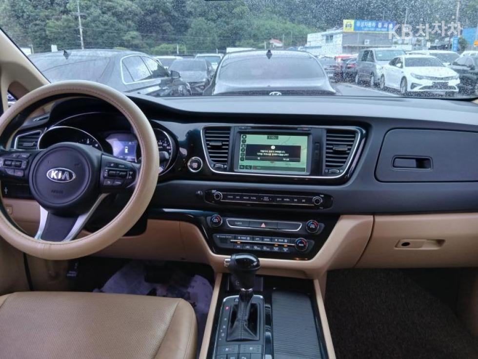 2016 - kia carnival