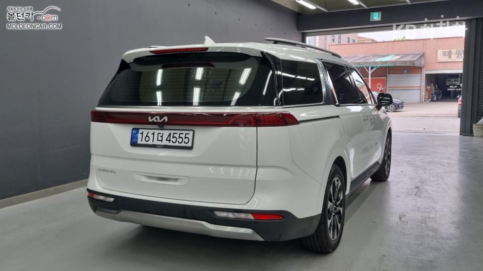 2022 - kia carnival