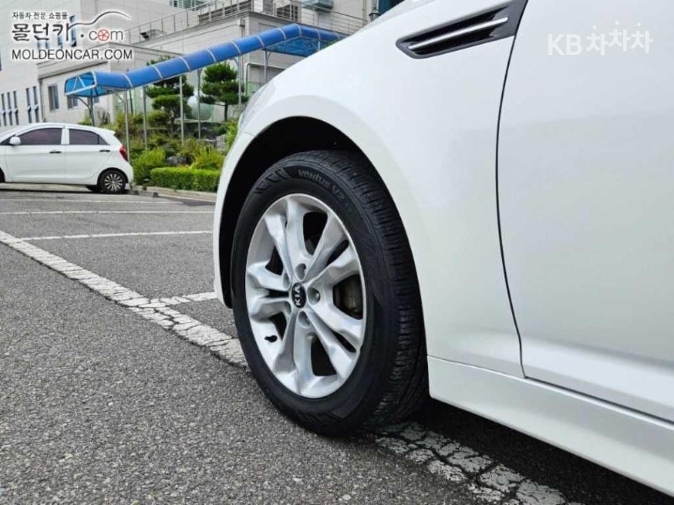 Kia K5 — miniaturë 6