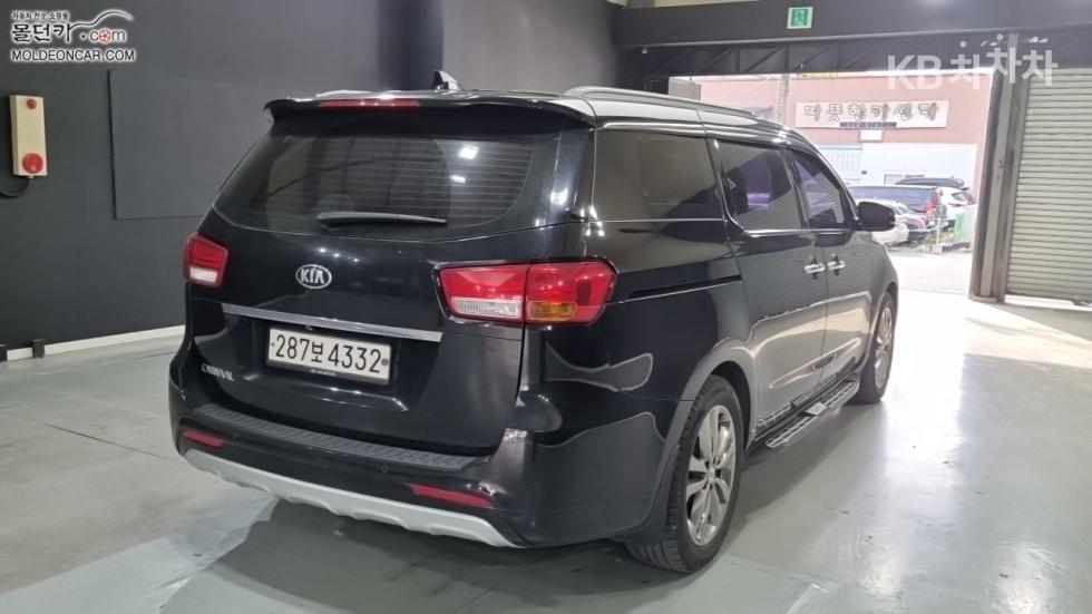 2018 - kia carnival