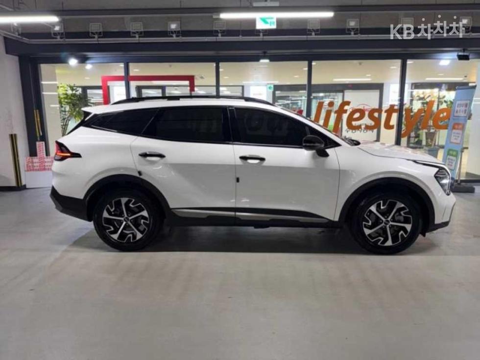 2022 - kia sportage