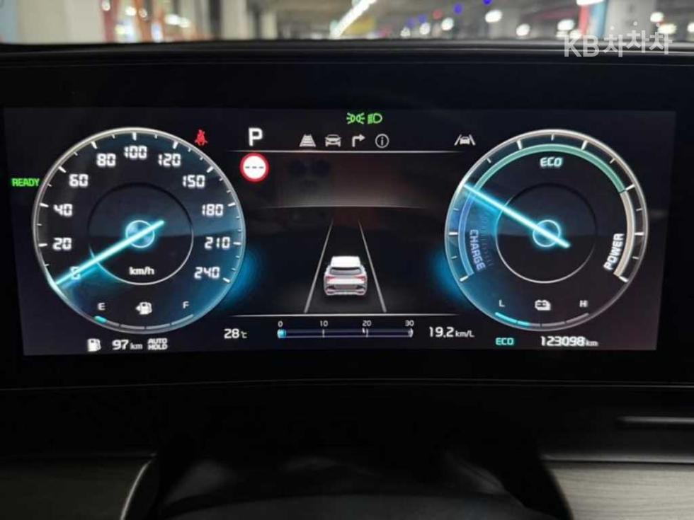 2022 - kia sportage