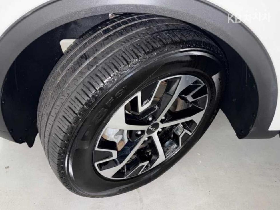 2022 - kia sportage