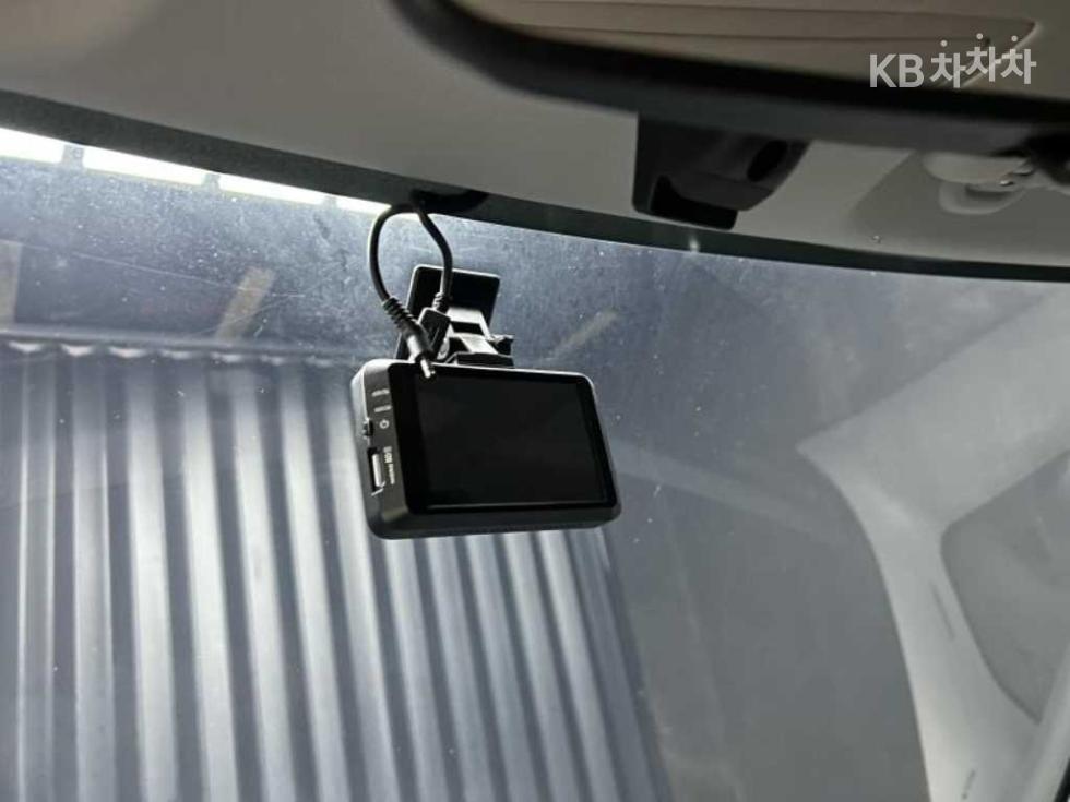 2023 - kia kia