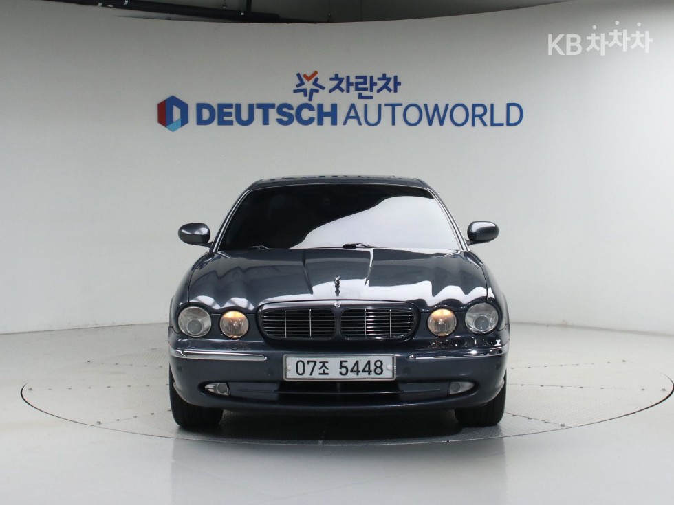2005 - jaguar xj-8