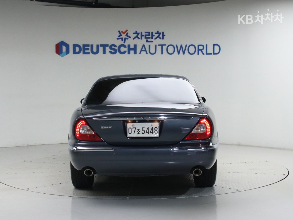 2005 - jaguar xj-8