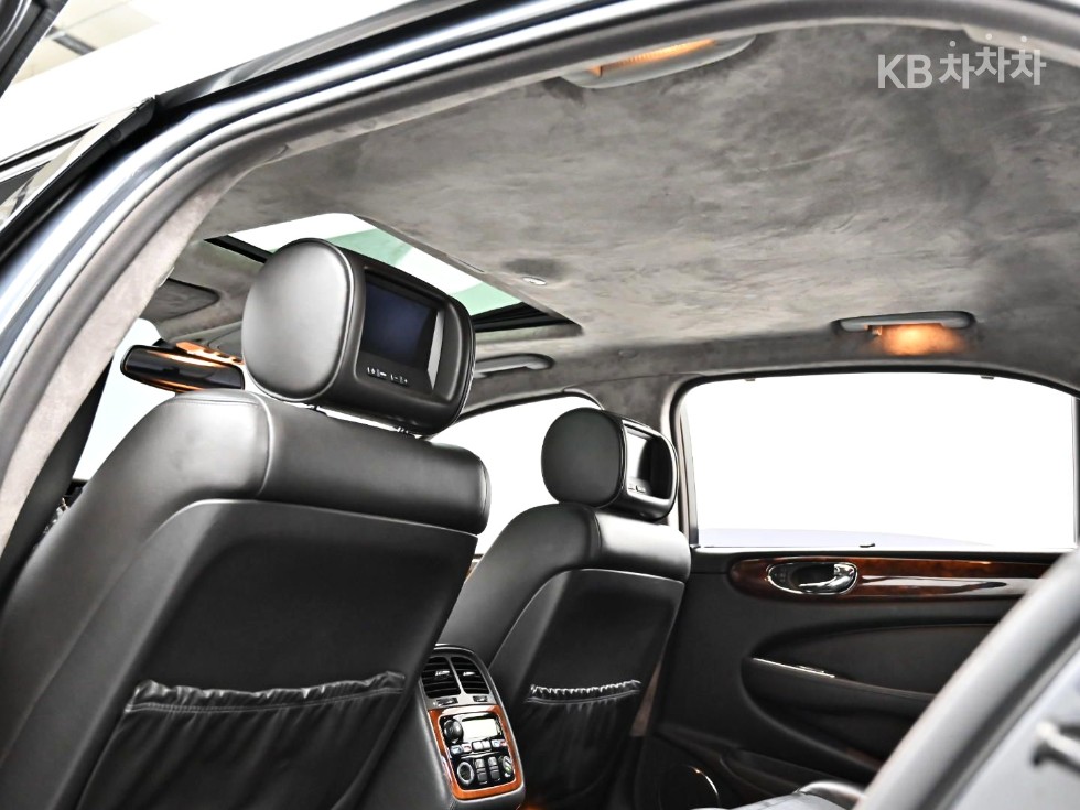 2005 - jaguar xj-8