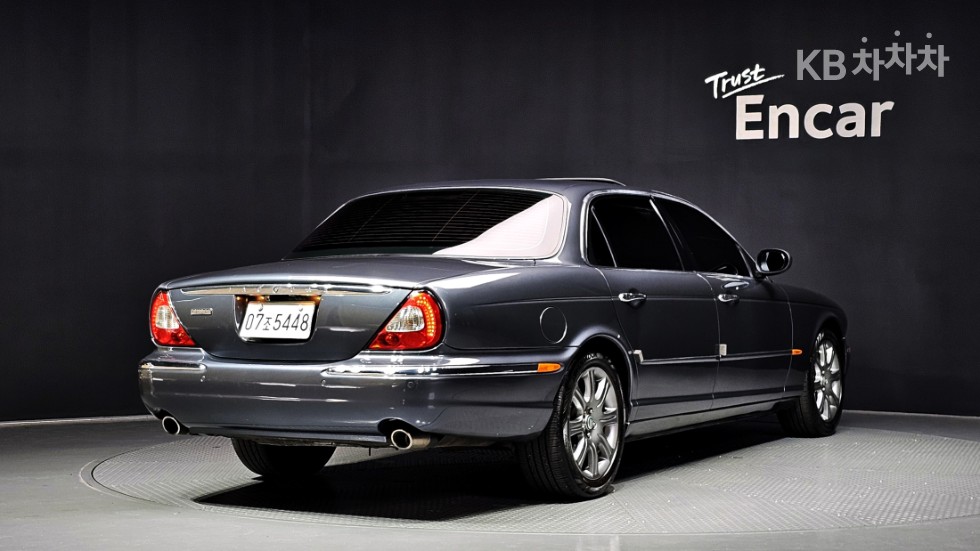 2005 - jaguar xj-8