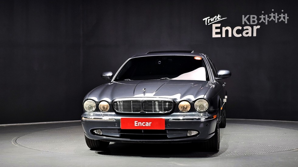 2005 - jaguar xj-8