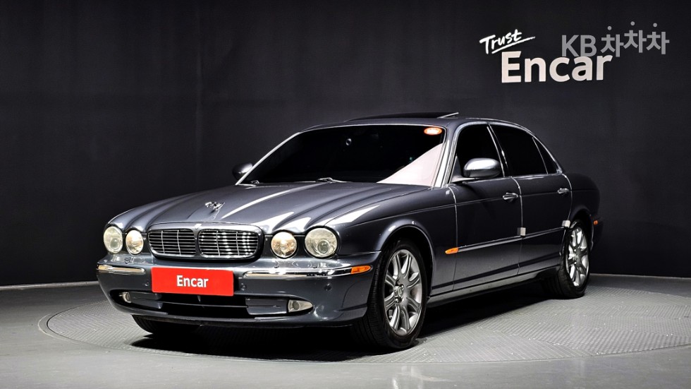 2005 - jaguar xj-8