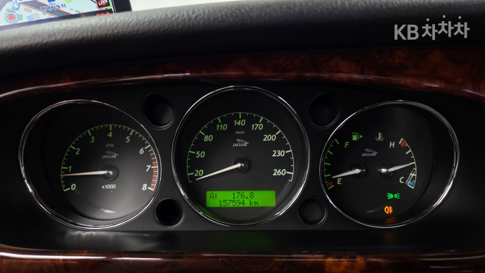 2005 - jaguar xj-8