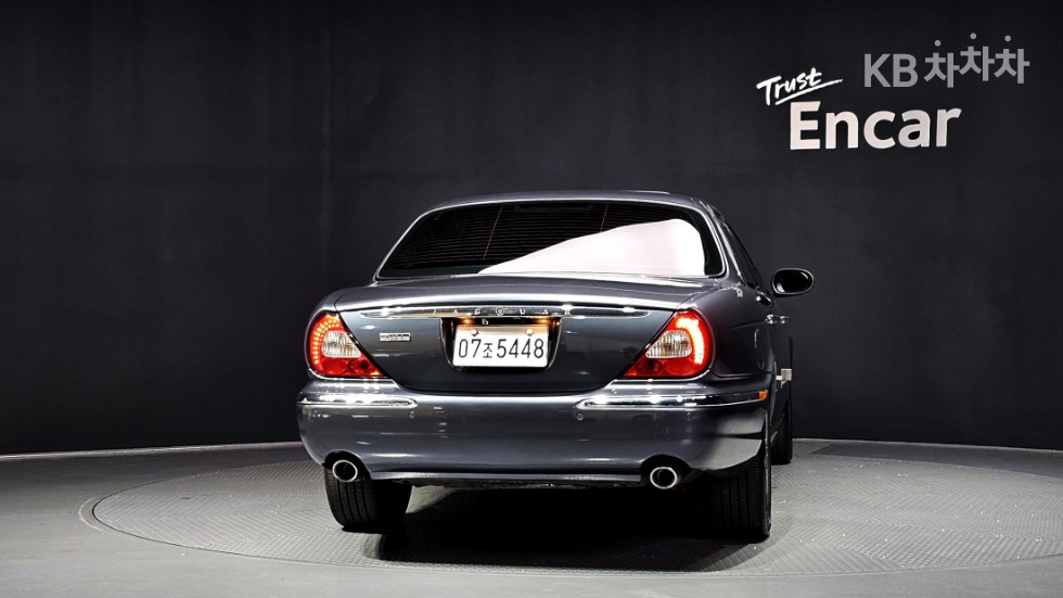 2005 - jaguar xj-8